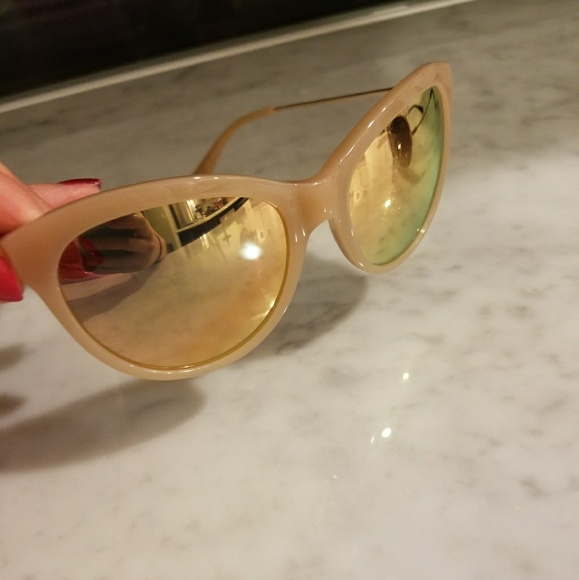 Tory Burch Accessories - Tory Burch Cat eye Sunglasses
